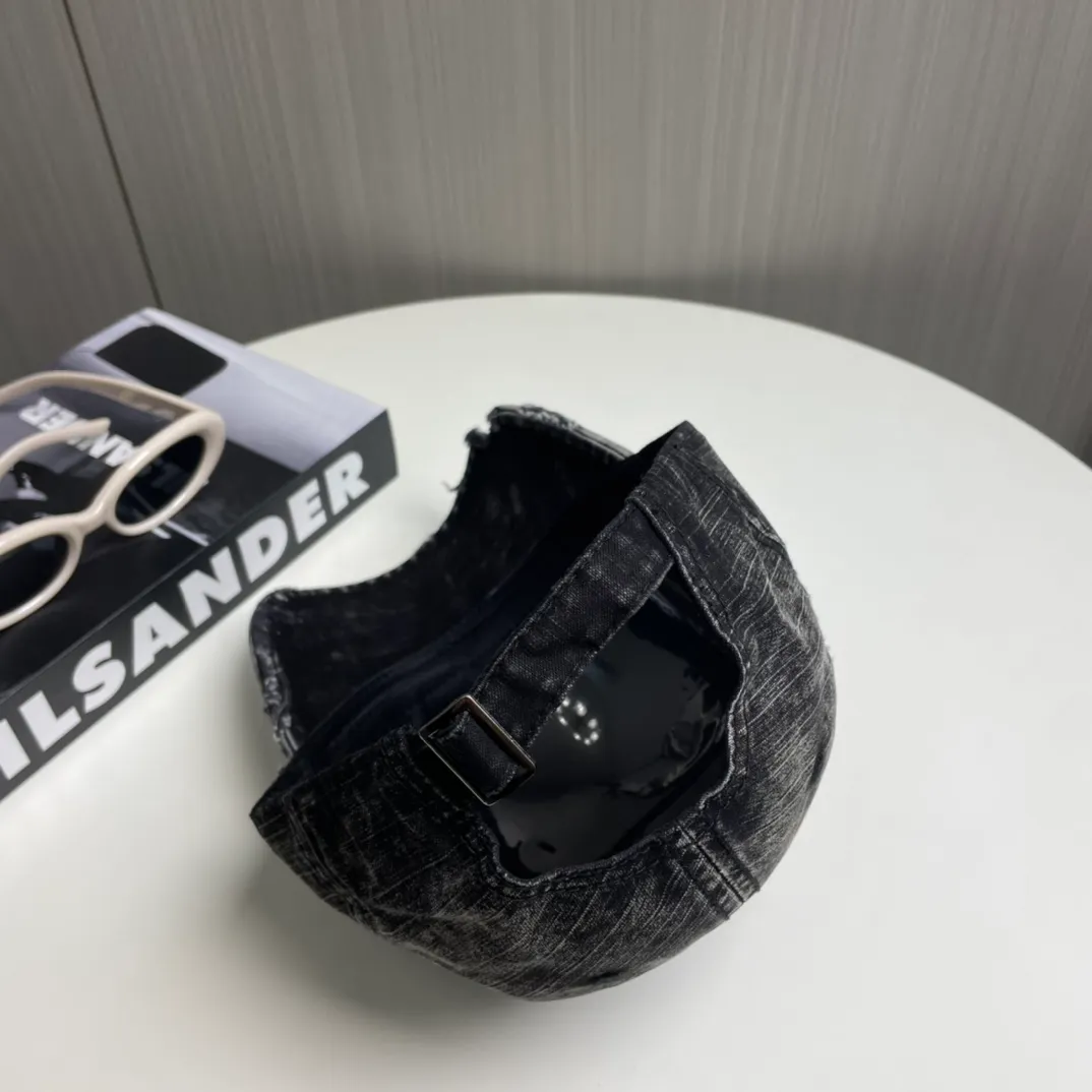 P66 Stylish brand STONE 25 new spring and summer washed baseball cap 🧢 🔥New baseball cap 🧢, a must-have when going out on the street, very easy to match, fashionable and slim, so hurry up and buy it!